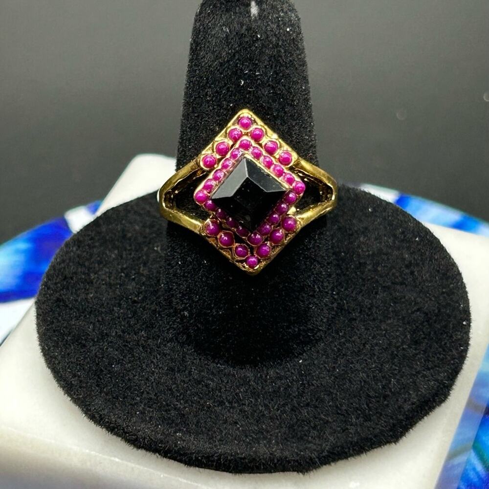Fashion costume ring Purple stones gold tone #K36 size 7.5